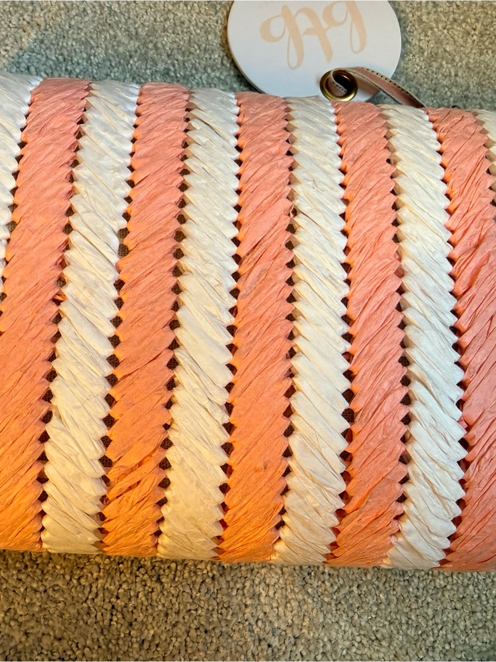 BTB Los Angeles Straw Clutch with Pearl Hearts Detail - Picture 6 of 10